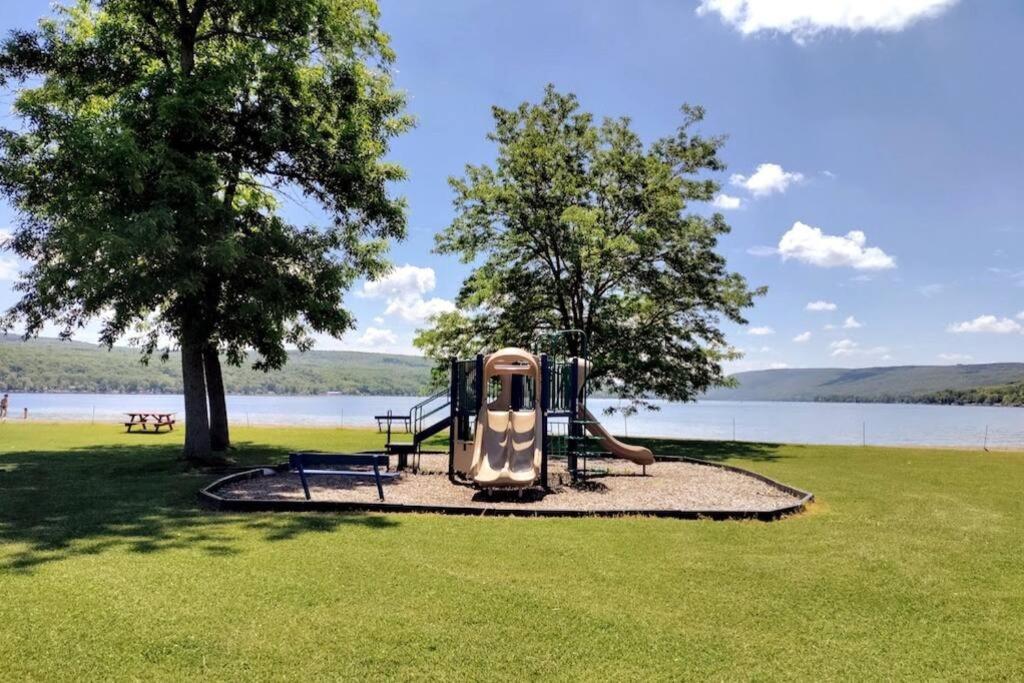 The Modern Forge Ny, Honeoye Lake Bagian luar foto