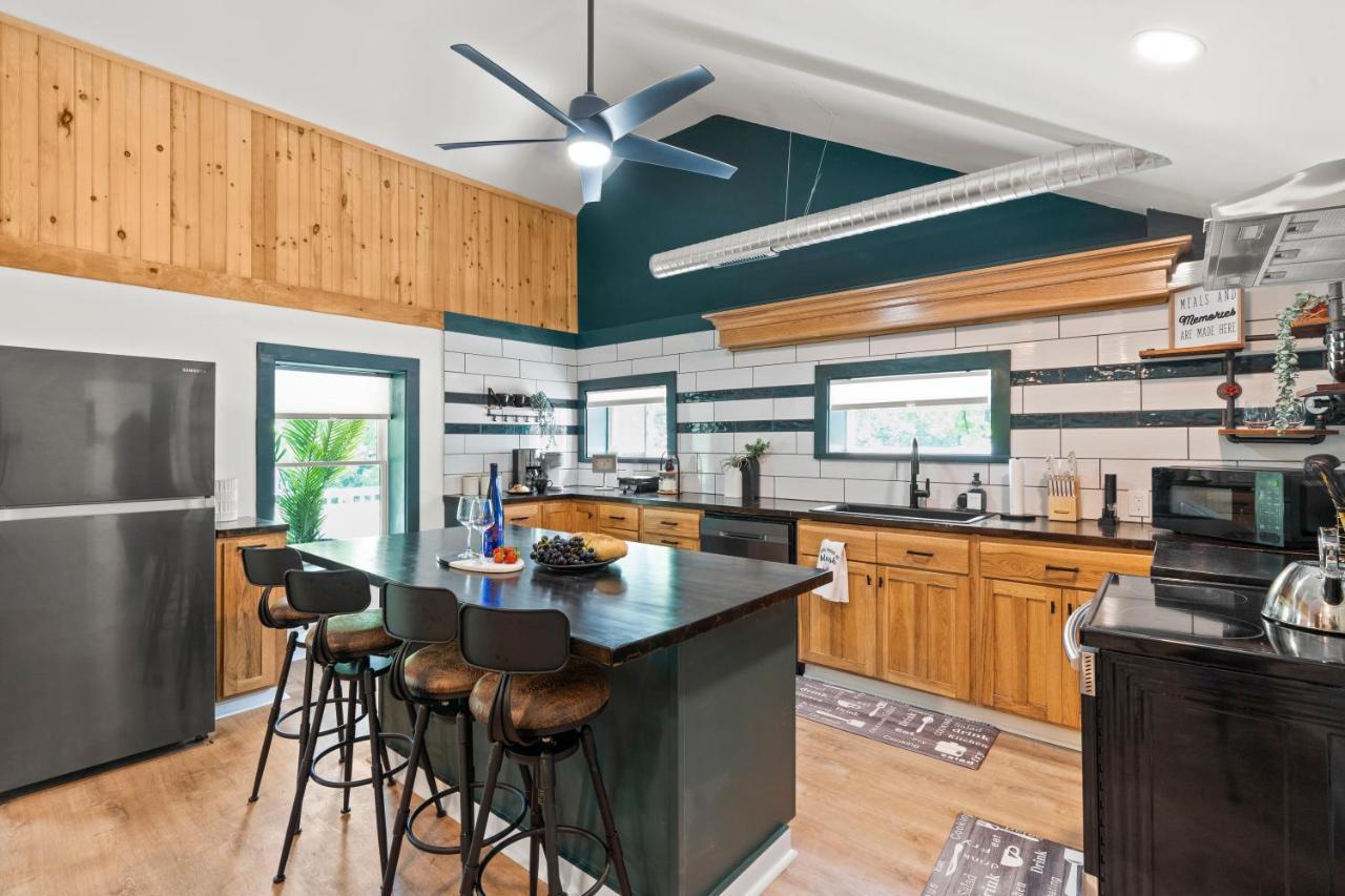 The Modern Forge Ny, Honeoye Lake Bagian luar foto
